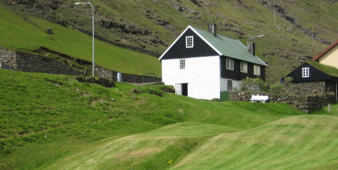 Idyllic House Near River And Ocean Villa Leynar Buitenkant foto