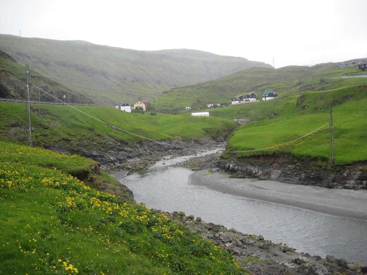 Idyllic House Near River And Ocean Villa Leynar Buitenkant foto