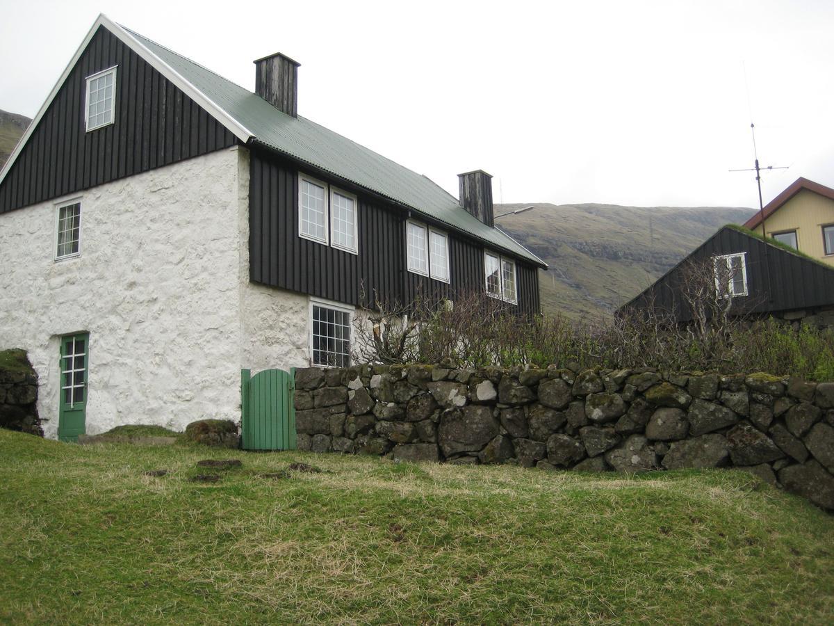Idyllic House Near River And Ocean Villa Leynar Buitenkant foto